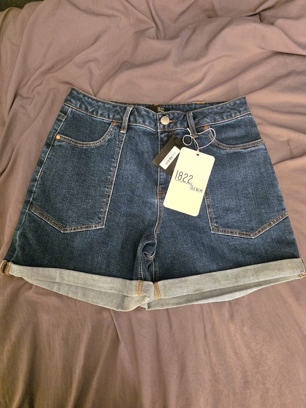 1822 Denim Cuffed Stretch Jean Shorts Size 12 Short NWT